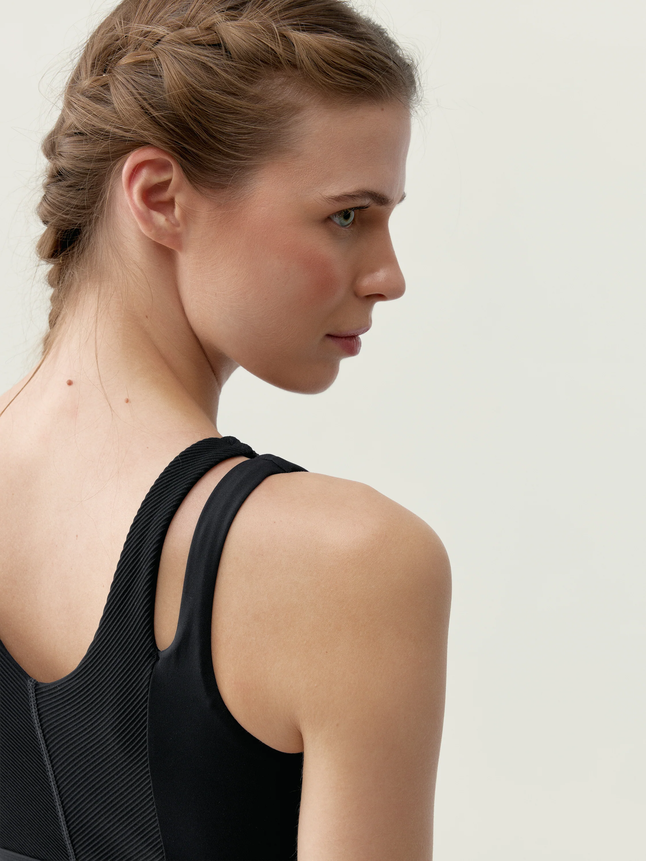 Top Reka Black - Image 3